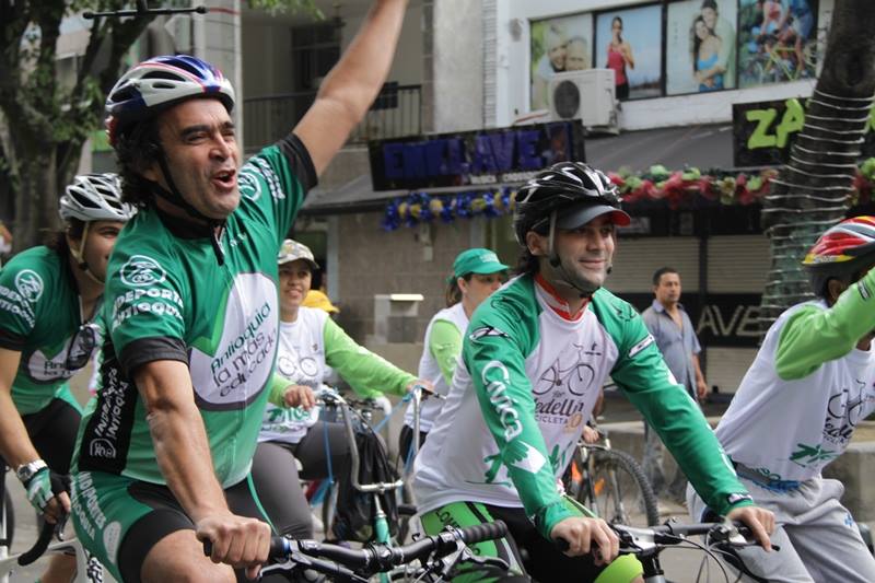 Gobernador de Antioquia en Por Medellín en Bicicleta