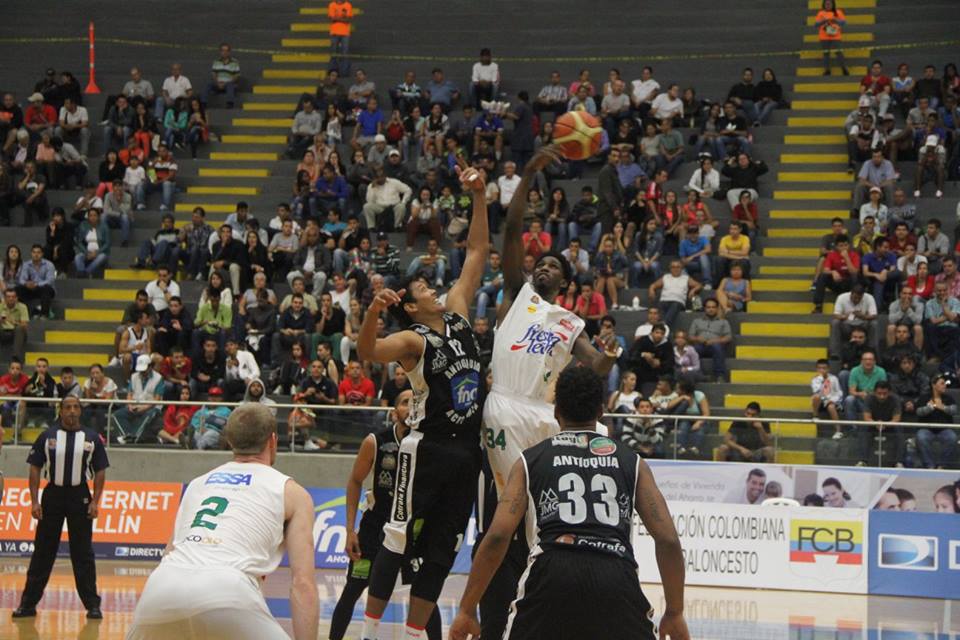 Academia de la Montaña en Liga Directv de baloncesto