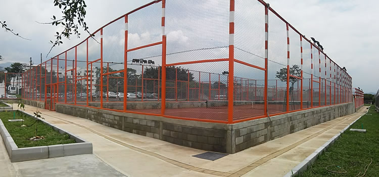Nueva Cancha de Tenis de Campo en Medellín