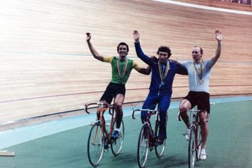 Cortesía. A la izquierda, David Weller, el primer y único jamaicano en ganar una medalla olímpica en deportes que no son de atletismo.