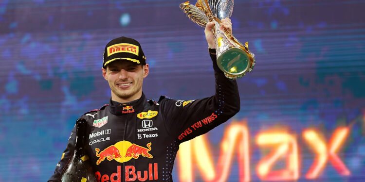 Verstappen va por su segunda corona a Singapur