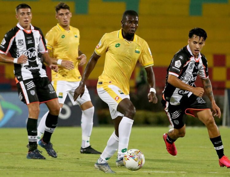 Envigado igualó en su debut