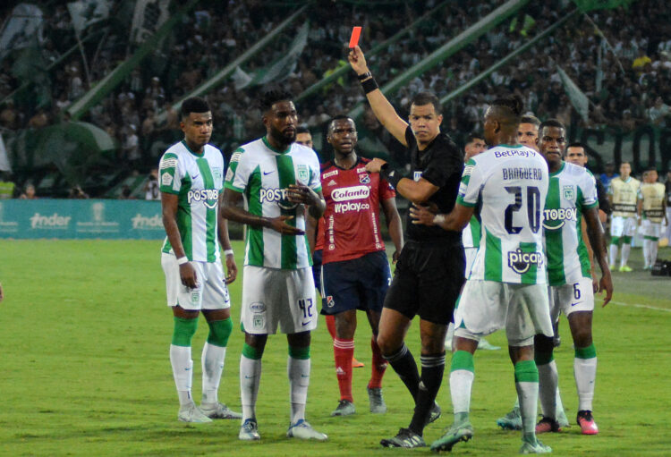 John Ospina y su polémico arbitraje del clásico paisa