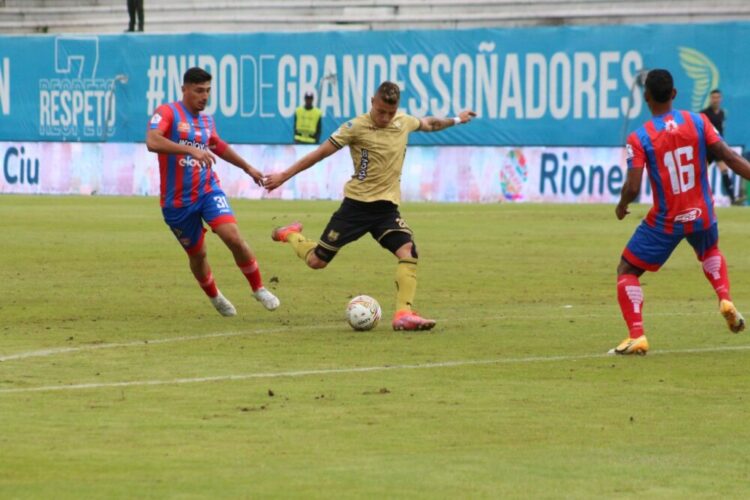 Águilas Doradas quiere postrarse en lo más alto de la tabla