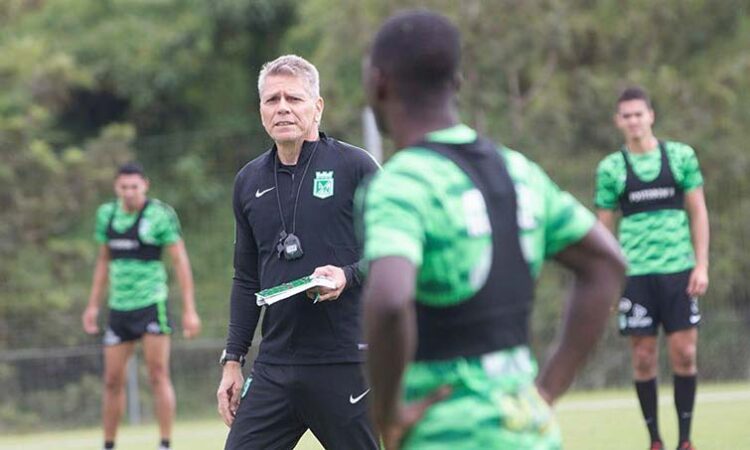 Paulo Autuori tiene todo listo para enfrentar a Olimpia