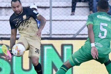 Cortesía. Felipe Pardo con el equipo del Oriente antioqueño