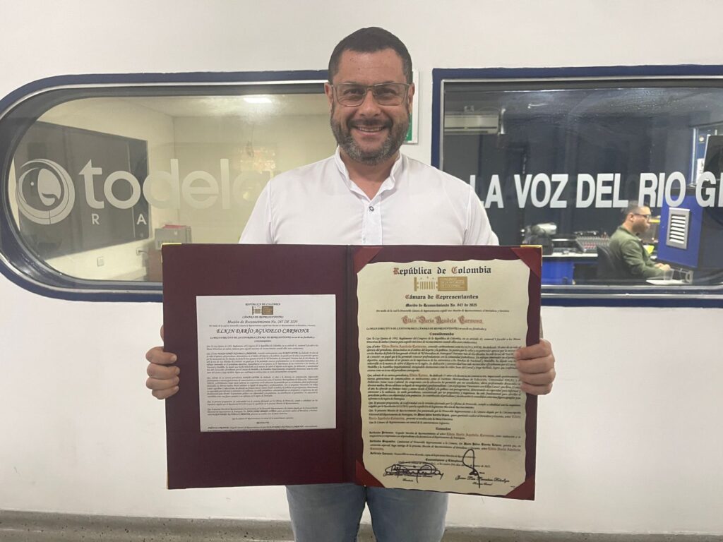 Elkin Lavoe fue reconocido por la Cámara de Representantes por su labor