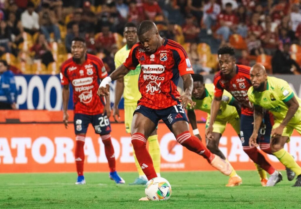 El DIM cayó ante el Bucaramanga y quedó al borde de la eliminación en Liga